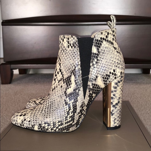 Bcbgmaxazria booties 6.5 M - Picture 4 of 5